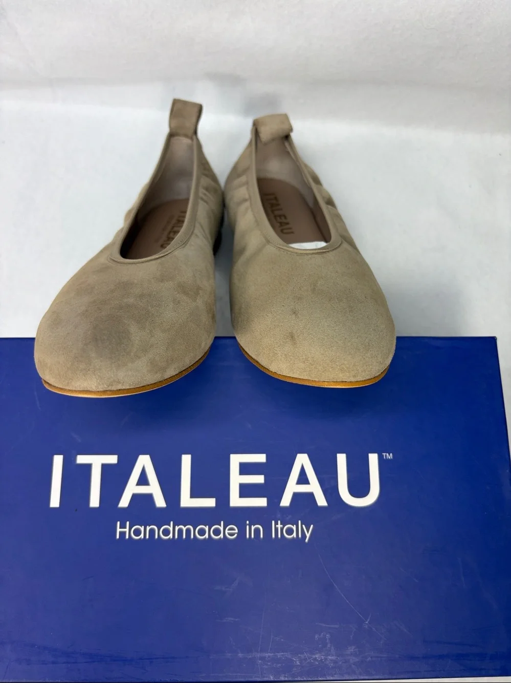 Size 8/38 Italeau Valleria Flexcam Taupe Suede Ballet Flats